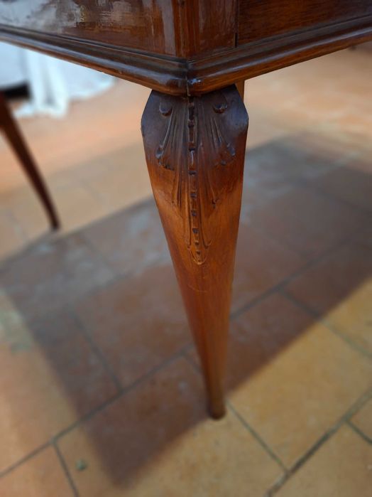Cristaleira e mesa extensível estilo Queen Anne - vitrine antiga