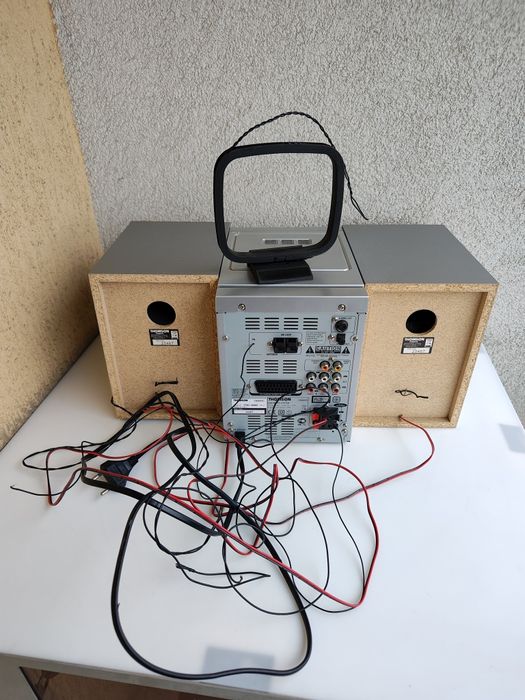 Wieża THOMSON CS900VD 2 x 15 W 8 ohm