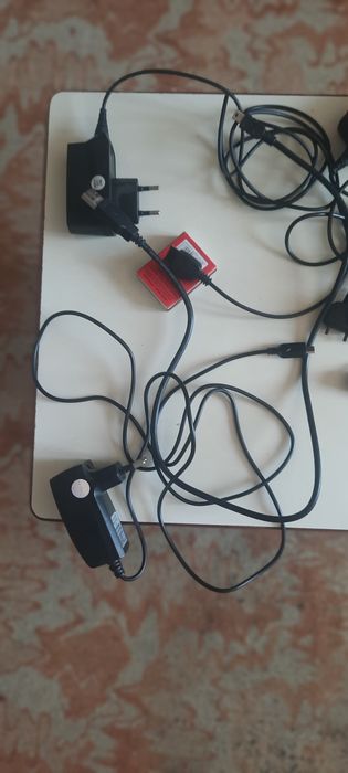 Продам мобильный телефон и различные аксессуары