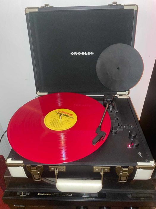 Gira-discos Crosley CR6019D-BK