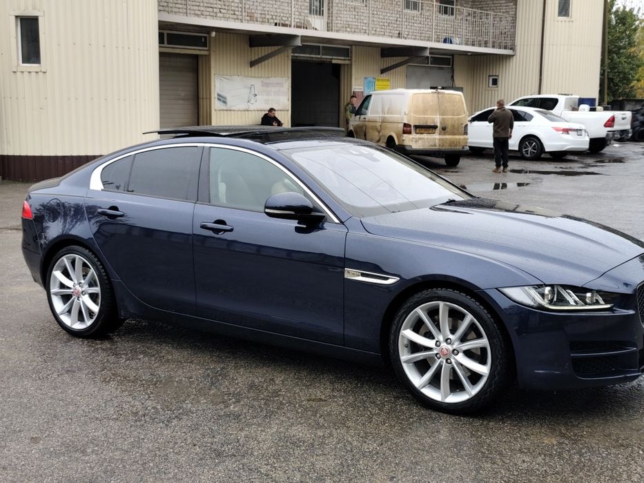 Jaguar XE/абсолютно справне авто