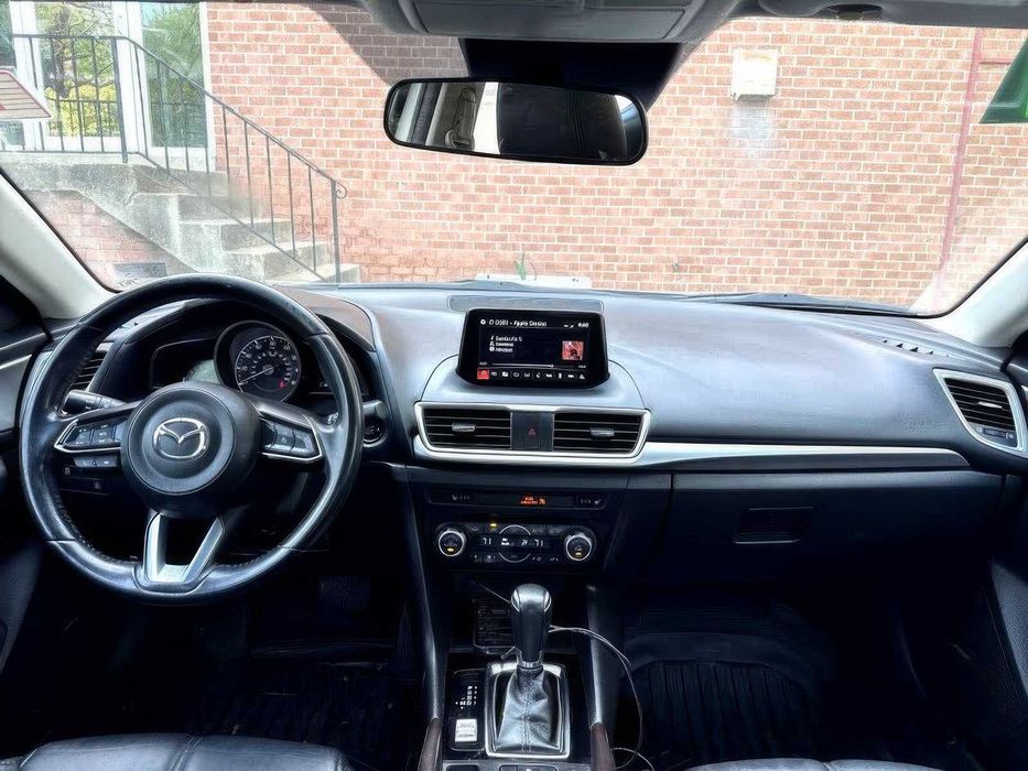 Mazda 3 Touring      2017