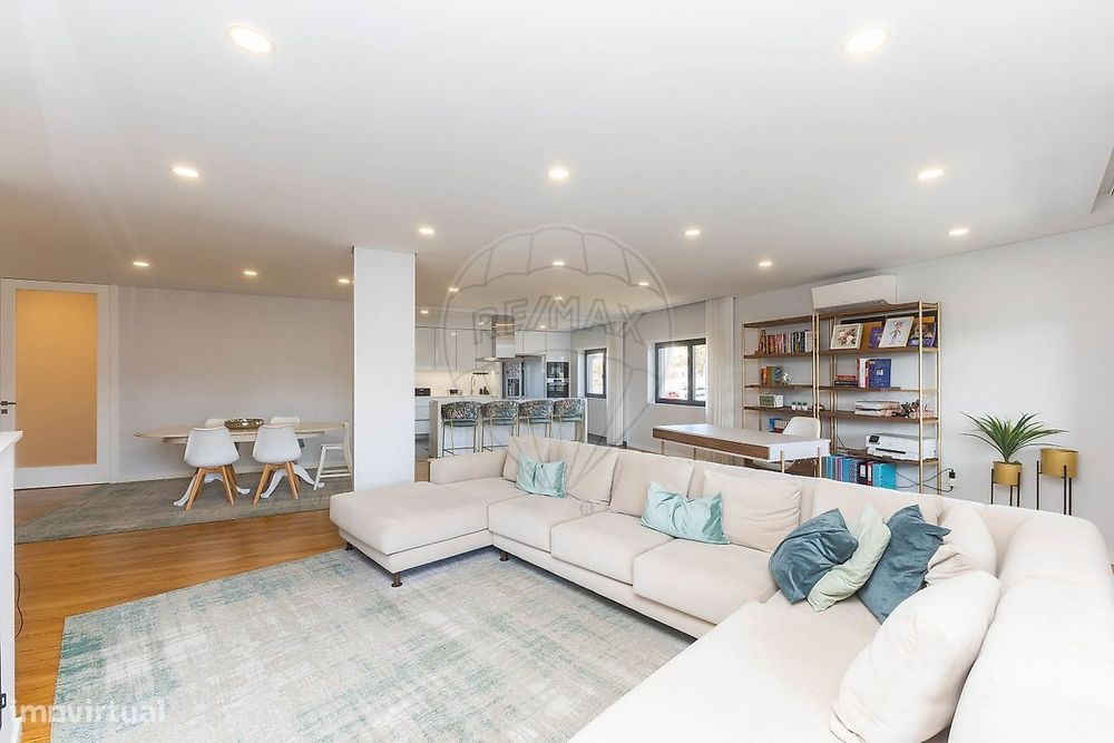 Apartamento T3 para venda — Oliveira De Azeméis, Santiago De Riba-Ul, Ul, Macinhata Da Seixa E Madail, Aveiro