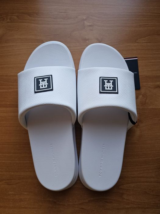 Nowe klapki Tommy Hilfiger rozmiar 46 białe
