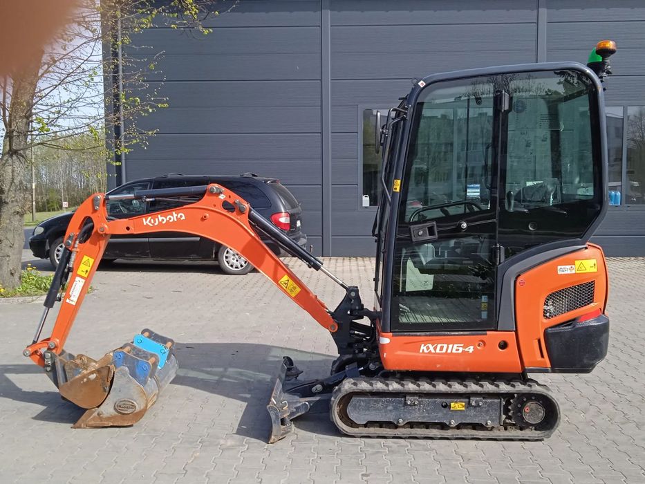 Kubota KX016-4  Kubota KX016-4 + 3 łyżki.
