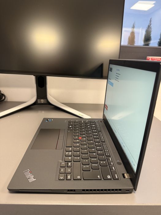 Lenovo ThinkPad T14S Gen 2 i7-1165G7 | 512GB | 16GB | FV
