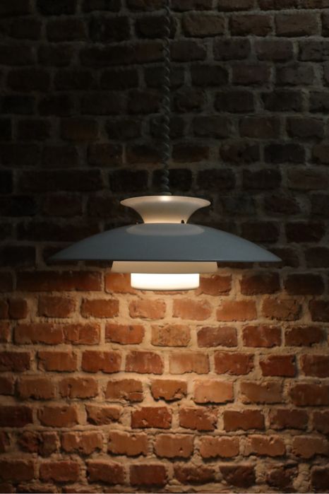Biała duńska lampa wisząca vintage 1970 space age mid century
