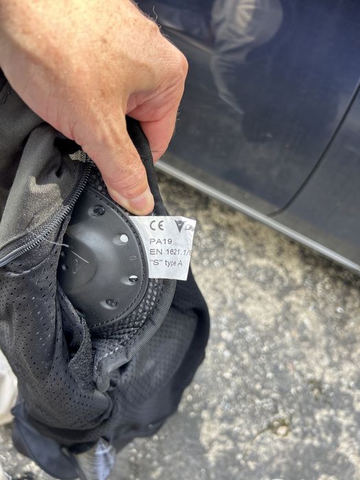 Malas de deposito e Calcas e blusão Dainese