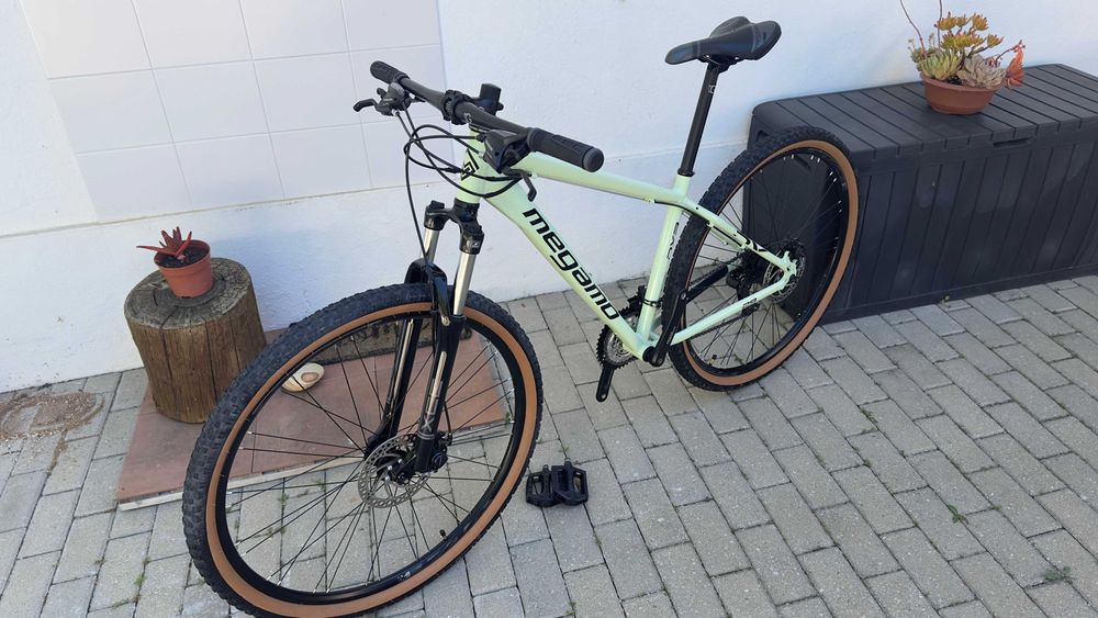 BTT Bicicleta Megano Sport DX3 - Tamanho M (Nova)