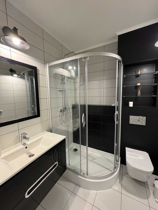 Продаж 2-к квартири з балконом та окремими кімнатами