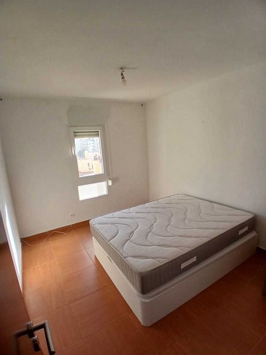 Quarto Individual para Alugar no Laranjeiro – 280€/mês