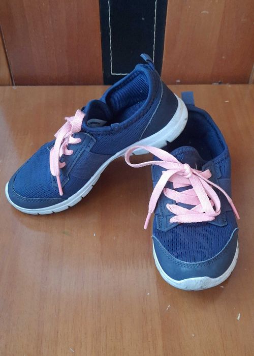 Кросівки, сандалі на дівчинку