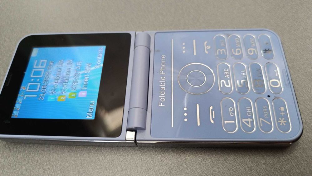 Складывающийся телефон SERVO Flilo4 Flijo Cellphone на 4 SIM карты