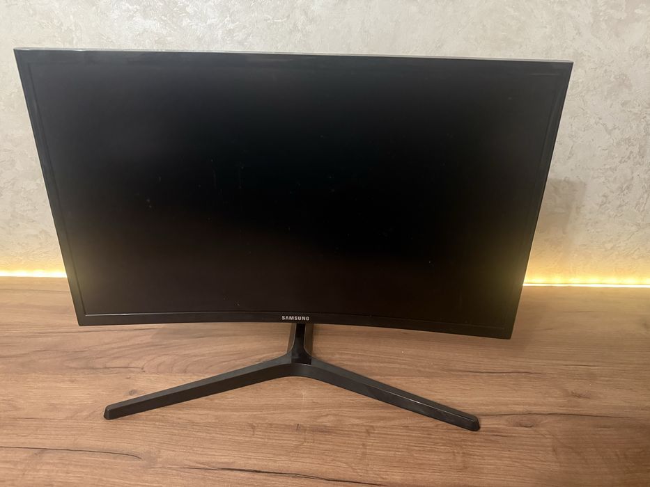 Продам Samsung C24RG50FZI 24” 144 Гц + OfficePro MA301 + KLC-H1