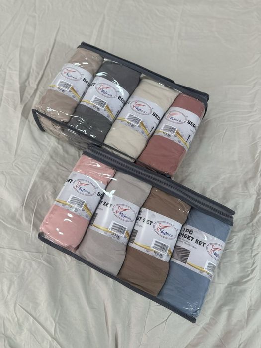 Однотонні трикотажні набори простинь повністю на резинці, фірми Koloco