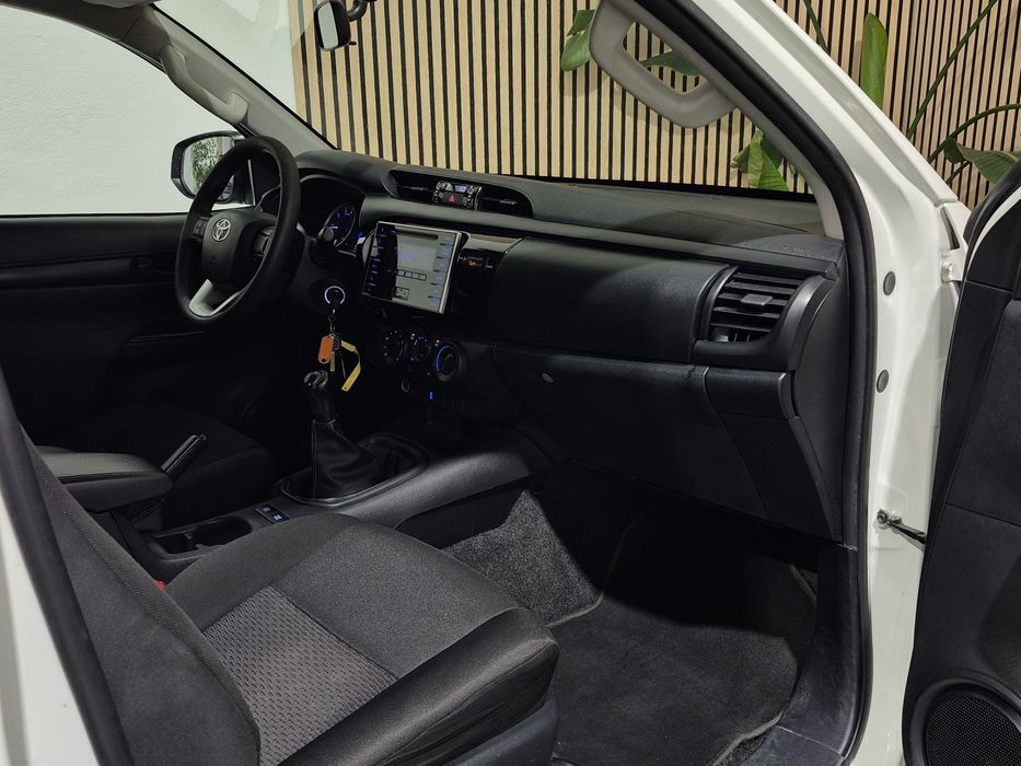 Toyota Hilux 2.4D-4D - 3 LUG. | GARANTIA | NACIONAL - 150.000KM