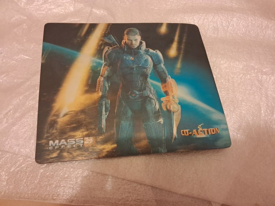 Wkładka pod mysz z CD Action. Mass Effect 3 3D