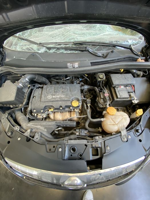Opel Corsa D 1.2 Gasolina - Salvado