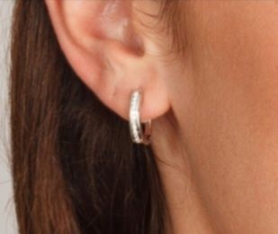 Золотые серьги с бриллиантами  0.22ct 2.41гр. дорожка  новые