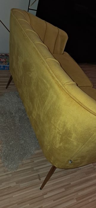 Sofa musztardowa