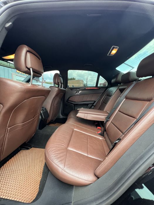 Mercedes-benz Е212    2.2 дизель  2011р