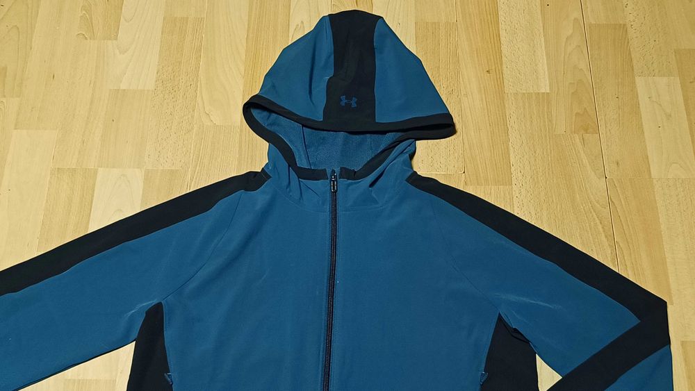 Damska krótka kurtka UNDER ARMOUR r.S stan idealny