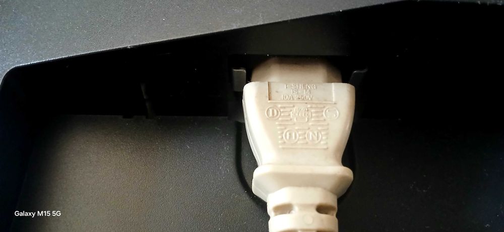 Stary monitor stan bardzo dobry + kabel