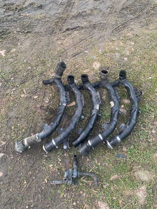 Патрубок 1.6 TDI 2.0 TDI  145 840 AB AE AA AC  AUDI SEAT SKODA VW