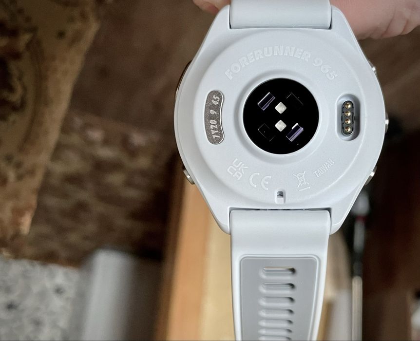 Garmin Foreranner 965. Часы, которые реально заставляют бегать.