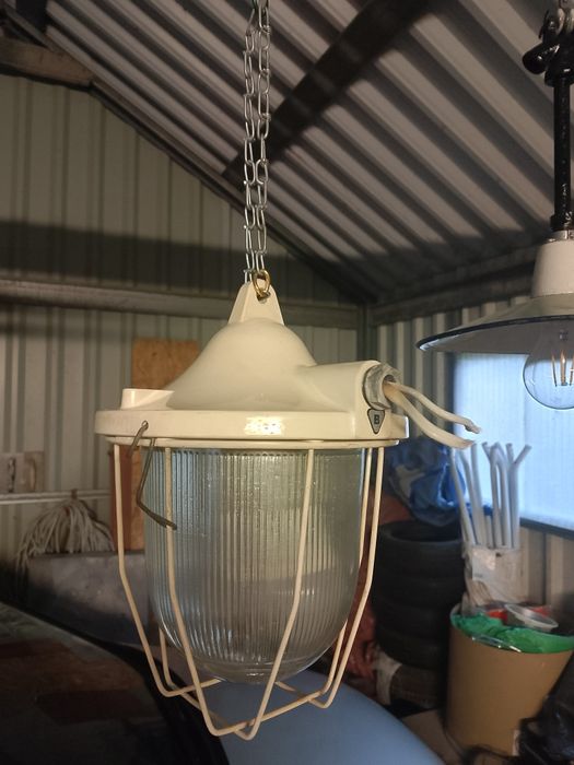 *Wyprzedaż*Stara lampa przemysłowa.