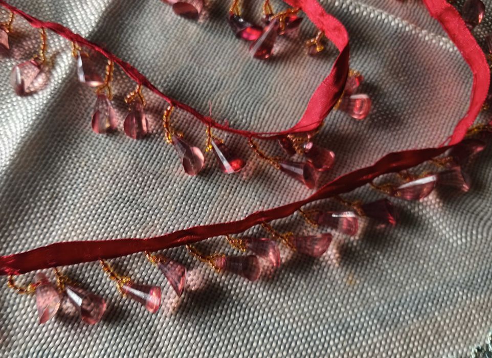 Lote de aplicações antigas para vestuário