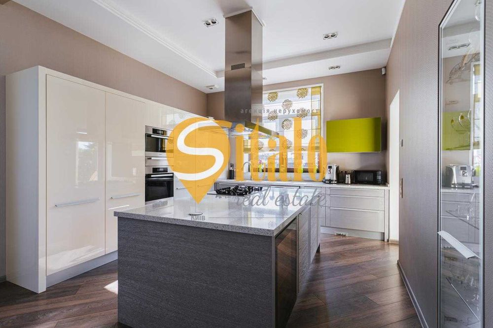 Дом с выходом на Днепр на Осокорках в закрытом кооперативе с охраной