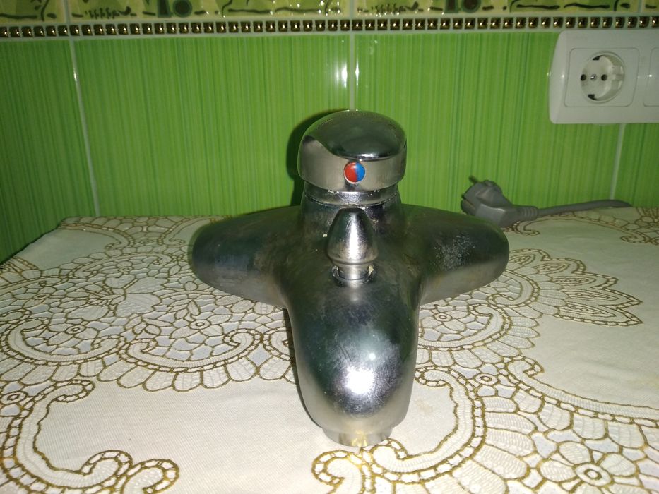 Продам итальянский смеситель для ванной