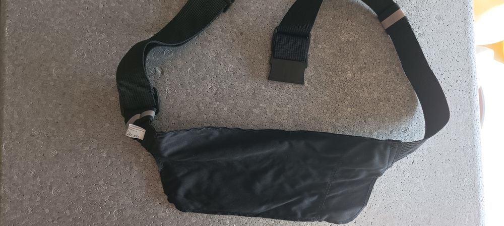 Sportowa Nerka saszetka