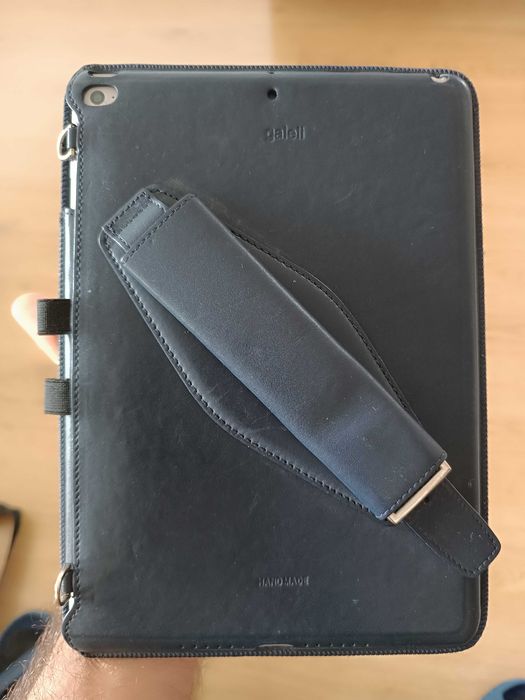 Capa da luxuosa Galeli para iPad Air