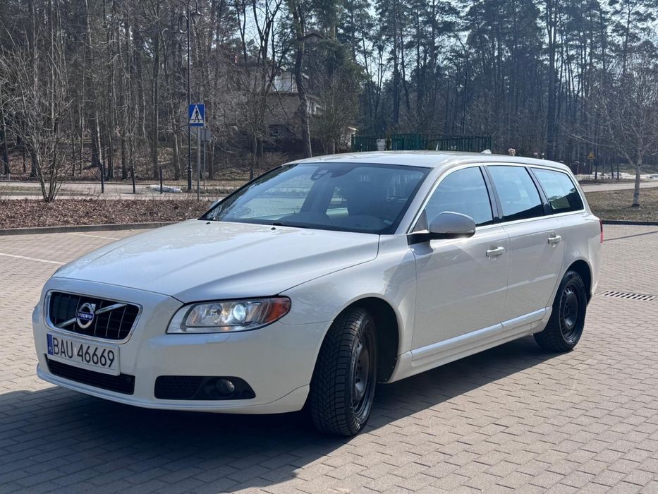 Volvo V70 D3 Automat, Webasto, Hak