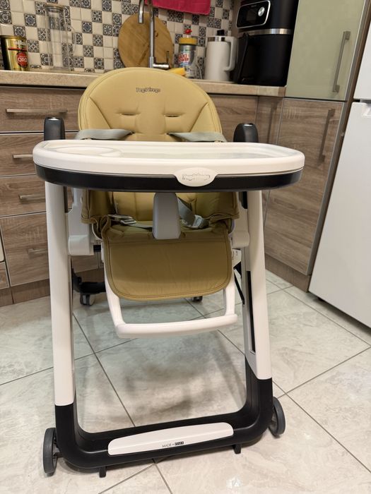 Siesta Follow Me Peg-Perego стільчик для годування-шезлонг