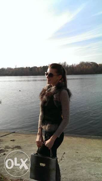 Меховая жилетка из чернобурки и натуральной кожи Max Mara