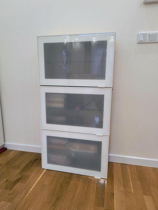IKEA BESTA szafka wiszaca, szklany front, stan BDB, 60x38x22