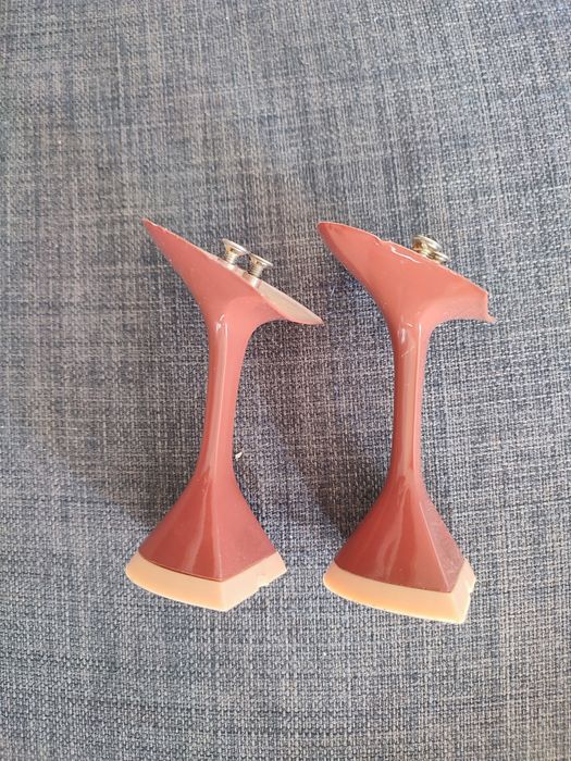 Obcasy brązowe para wraz z flekami