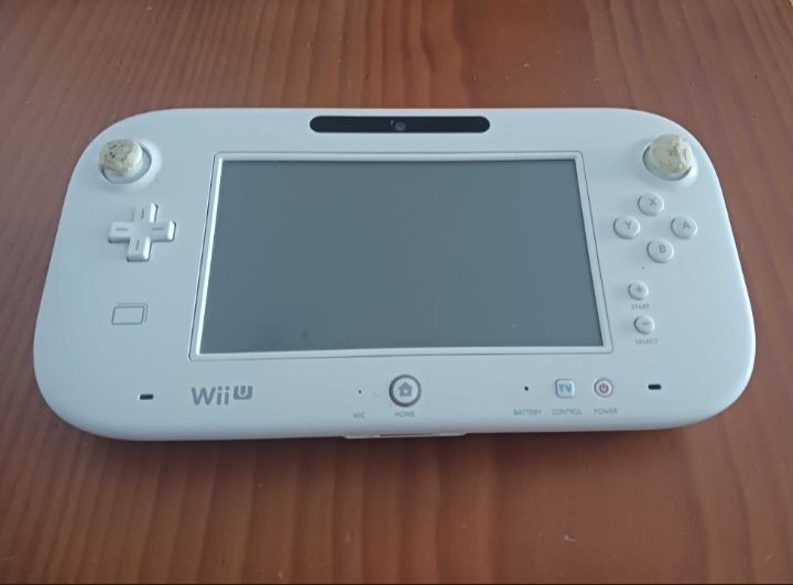Wii U (com possibilidade de jogar jogos wii)