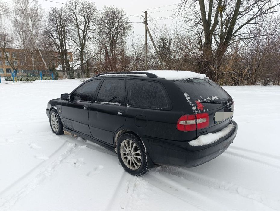 Продаж авто volvo v40