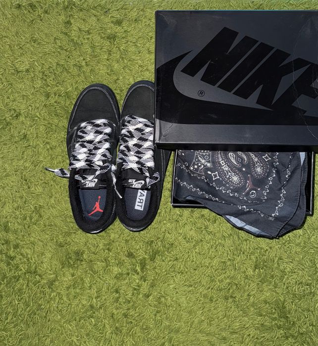 Black Phantom Travis Scott