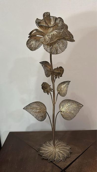 Rosa/flor em filigrana de prata