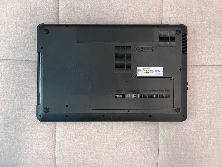 Laptop HP Pavilion g7 - 17”