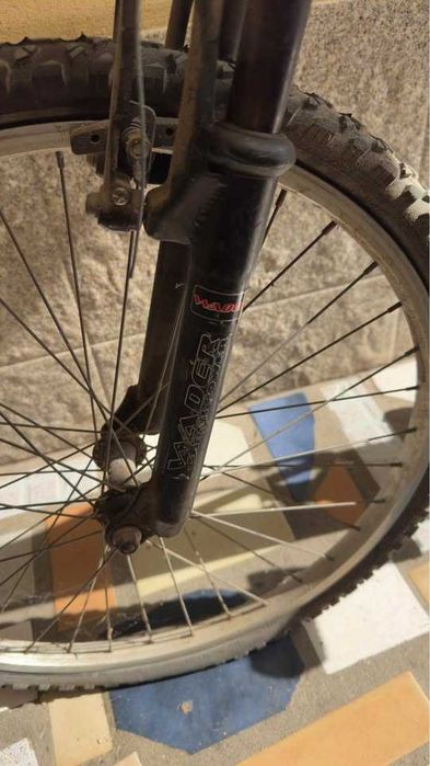 Bicicleta BTT EMT TS 26" com Suspensão Dianteira