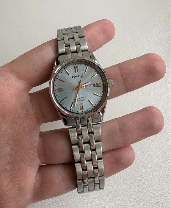 Годинник Casio жіночій
