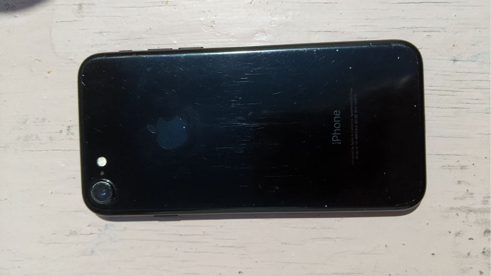продам iPhone 7 128GB