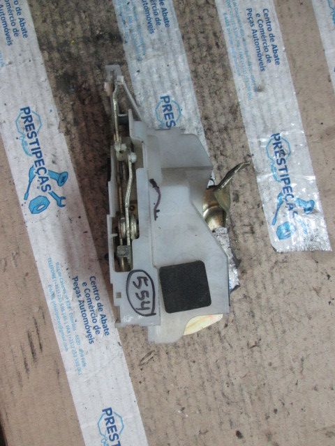 Fechadura / fecho porta trás esquerdo MAZDA 323 III (BF)