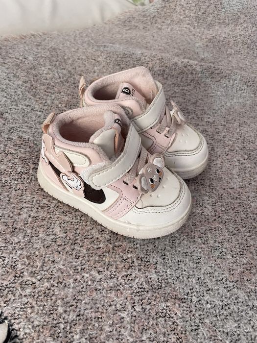 Дитяче взуття  ботинки 18р